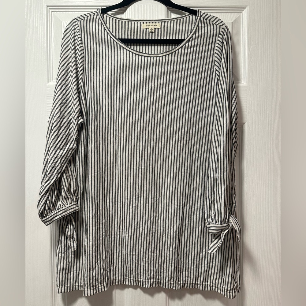 1X Women’s Striped Blouse